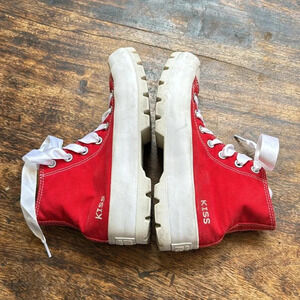 Valentine kiss Chuck Taylor All Star Lugged Platform 
Red Customized w/ words ♥️